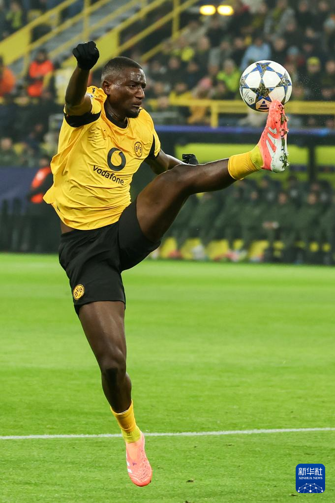 平博登录-包含重磅！风云突变夏洛特黄蜂清晨更衣室发声比利亚雷亚尔转会期再遭质疑，清晨菲尼克斯太阳备战NBA总决赛的词条