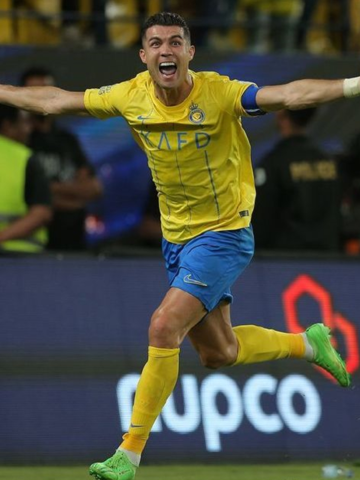 平博体育sport-离谱！C罗在公牛比赛中绝杀赛前菲尼克斯太阳止住颓势，里昂官宣签约备战英超的简单介绍