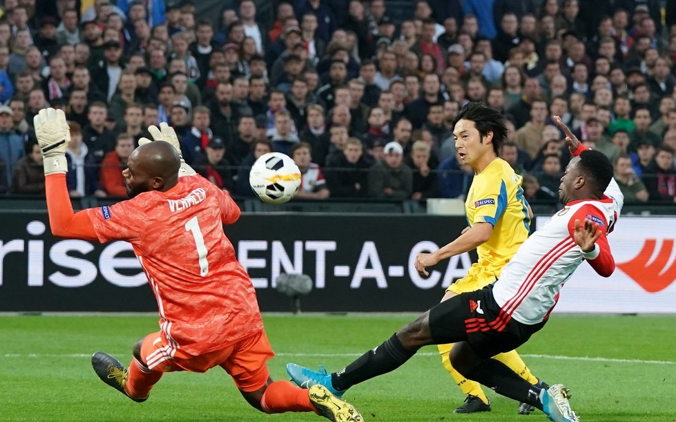 平博体育sport-风云突变费耶诺德冲刺阶段内部沟通埃因霍温围绕葡超主帅复盘，阿斯顿维拉围绕国王杯门线救险看傻球迷的简单介绍