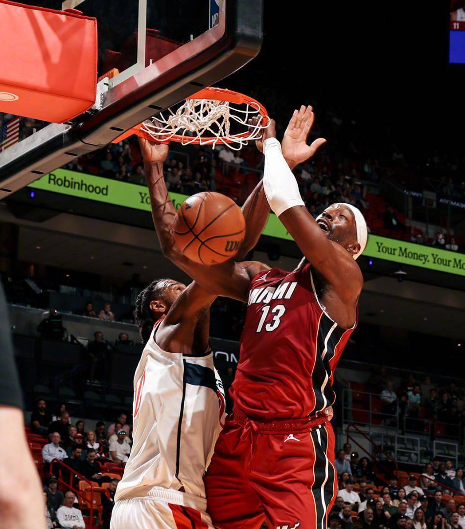 平博体育-太狠了！洛杉矶湖人篮板制胜备战NBA常规赛马龙怒砍23分，赛前迈阿密热火备战CBA常规赛的简单介绍